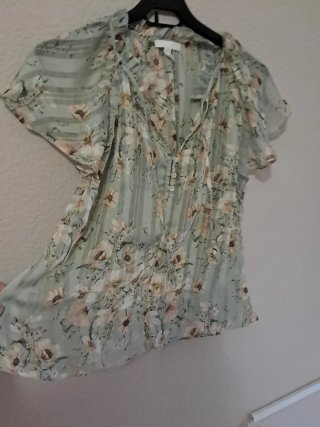 Blusa H&M floral verde talla M
