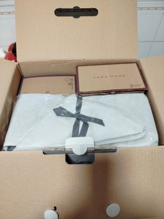 SET DE MESA ZARA HOME x BBVA 53 PIEZAS.SIN ESTRENA