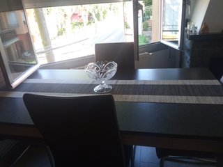 Mesa Comedor con 4 sillas robusta madera gris