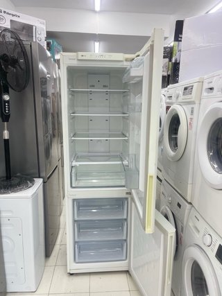 Nevera marca SAMSUNG 6 meses garantia
