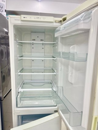 Nevera marca SAMSUNG 6 meses garantia
