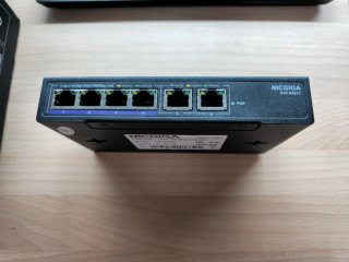 Conmutador 2 Puertos 10Gb + 4 Puertos 2.5Gb Base-T