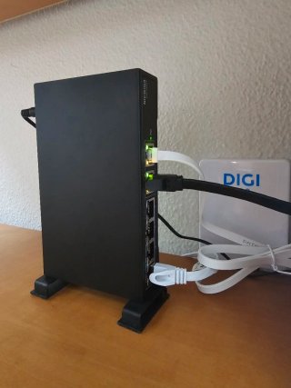 Conmutador 2 Puertos 10Gb + 4 Puertos 2.5Gb Base-T