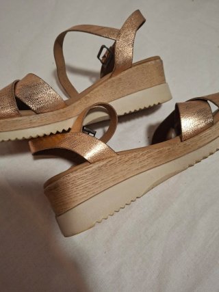 Sandalias doradas talla 37