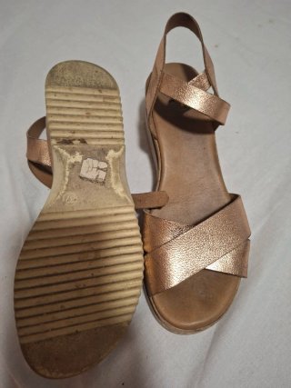 Sandalias doradas talla 37
