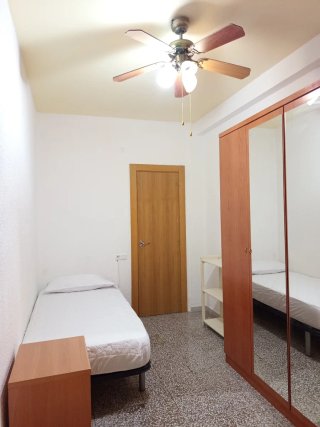 Habitación chica ESTUDIANTE
