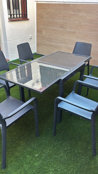 Tavolo estensibile da giardino/terrazzo in vetro e metallo