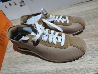 Zapatillas Nike Cortez Beige y Blancas