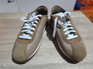 Zapatillas Nike Cortez Beige y Blancas