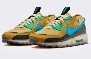 Nike Air Max Terrascape 90 Gold.