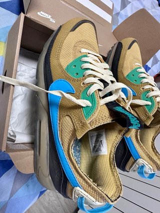 Nike Air Max Terrascape 90 Gold.