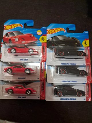 Hot Wheels Ferrari Dino 206 GT e SF90 Stradale