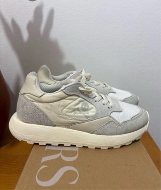 Zapatillas Scalpers Beige y Gris