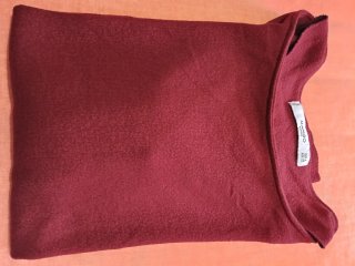 Blusa roja manga larga