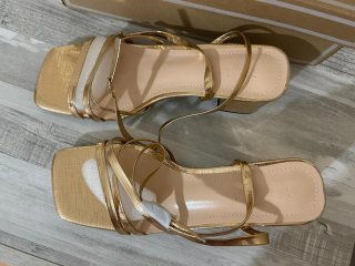 Sandalias doradas tacón grueso