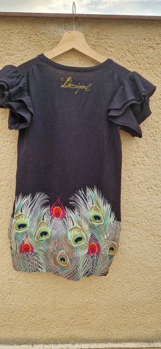 Camiseta Desigual Negra con Estampado de Plumas