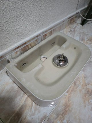 Lavamanos pequeño en perfectas condiciones