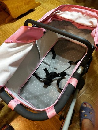 Carrito de muñecas Eurekakids rosa