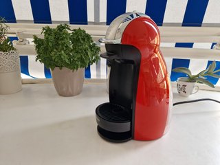 Cafetera Dolce Gusto Roja