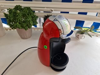 Cafetera Dolce Gusto Roja