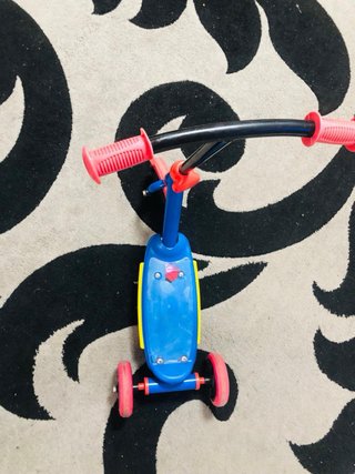 Patinete infantil 3 ruedas azul y rojo