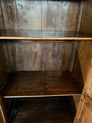 Armario antiguo oriental de madera