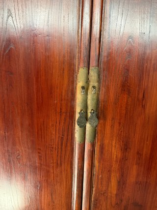 Armario antiguo oriental de madera