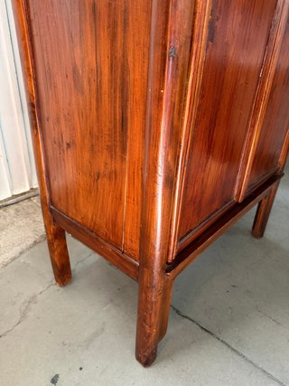 Armario antiguo oriental de madera