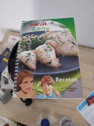 Freidora de aire Tefal negra (2 pers.) regalo libr