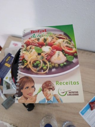 Freidora de aire Tefal negra (2 pers.) regalo libr