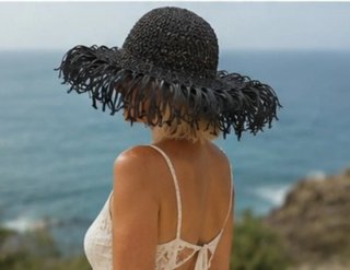 Conjunto sombrero y bolso de playa negro
