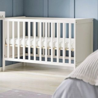 Cuna Blanca Sundvik + Colchón Ecus Kids hipoalergé