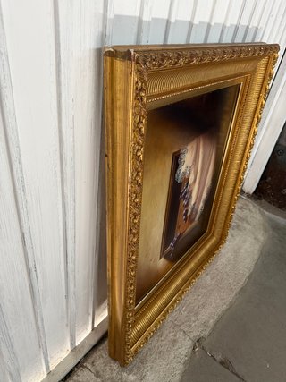 Cuadro pintado con marco antiguo