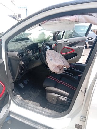 Opel Crossland 2023 GS 1.2 GAS mt6 ss