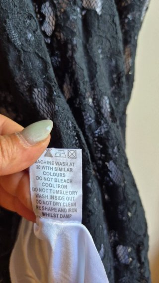 Abito nero pizzo