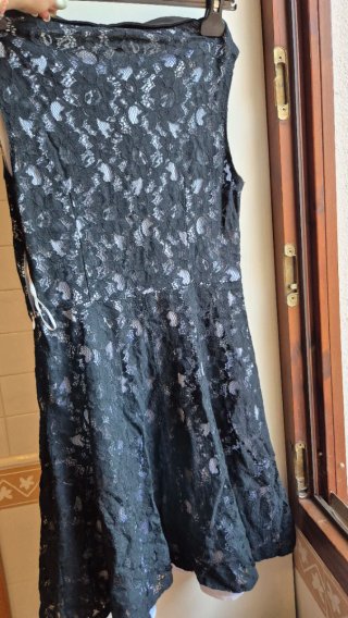 Abito nero pizzo