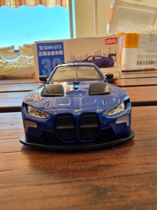 Modellino Auto BMW M4 GT3 Blu Scala 1:44