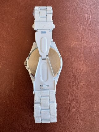 Reloj JM Quartz blanco sin estrenar – pila nueva