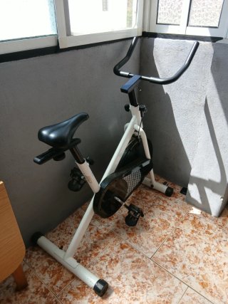 Bicicleta Estática Blanca