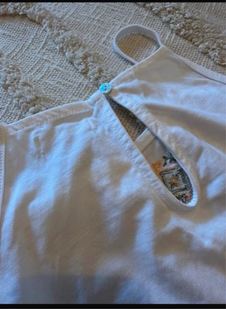 Blusa de tirantes con bordado