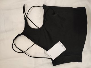 Top Bershka negro tirantes cruzados