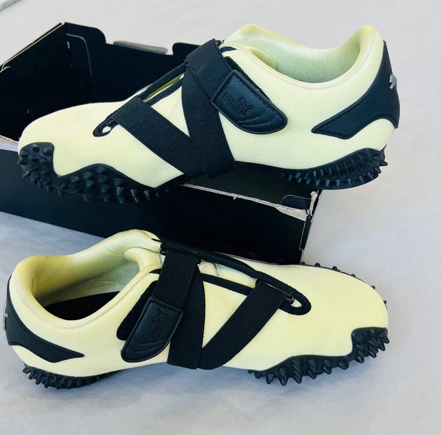 Deportivas Puma Negras y Amarillas