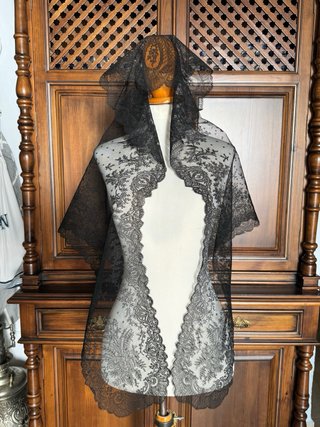 Mantilla de encaje Cambrai negra