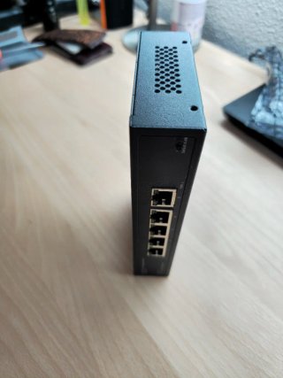 Conmutador/Switch 5 Puertos 2.5Gb Base-T