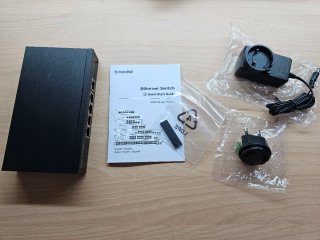Conmutador/Switch 5 Puertos 2.5Gb Base-T