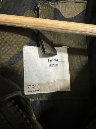 Parka Bershka militar capucha pelo