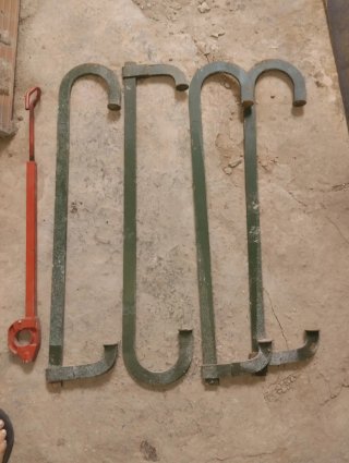 Sargentos grandes y llave roja