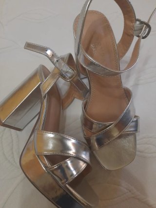 Sandalias plateadas Marypaz talla 36