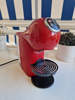 Cafetera Dolce Gusto Roja