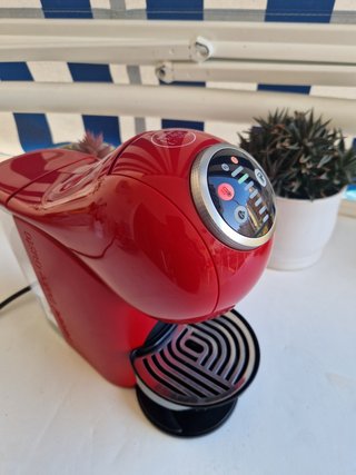 Cafetera Dolce Gusto Roja